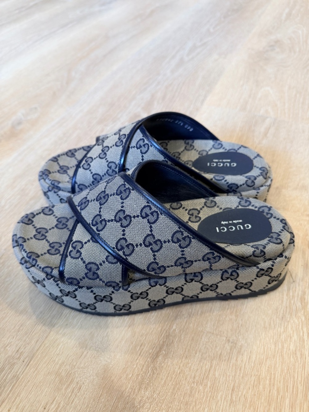 Gucci Beige Canvas GG Cross-Strap Slides with Navy Trim - Picture 3 of 6